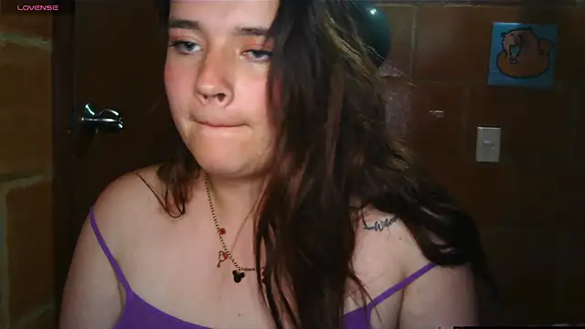 Snapshot of Charlotte_Allen_ chatting on 11/05/25, 01:38 Charlotte Allen online show from 11/05/25, 01:38