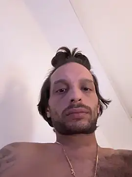 Snapshot of Zaskeee chatting on 11/01/25, 02:24 Zaskeee online show from 11/01/25, 02:24