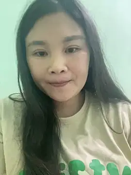 Snapshot of Blue-nice123 chatting on 11/05/25, 01:33 Blue-nice123 online show from 11/05/25, 01:33