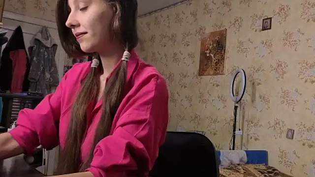 Snapshot of LahomaSassano chatting on 11/05/25, 09:09 LahomaSassano online show from 11/05/25, 09:09