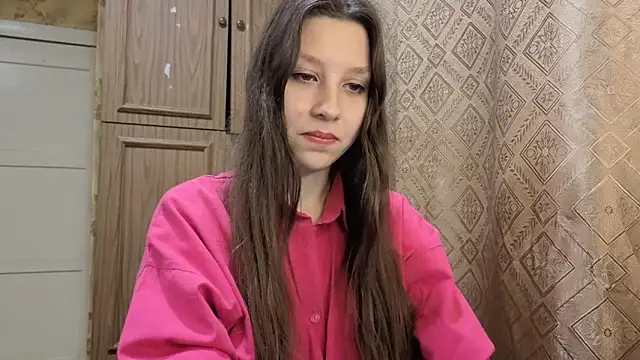 Snapshot of LahomaSassano chatting on 11/25/25, 11:05 LahomaSassano online show from 11/25/25, 11:05