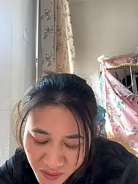 Snapshot of daaqnn chatting on 11/15/25, 02:42 daaqnn online show from 11/15/25, 02:42