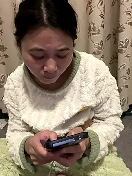 Snapshot of daaqnn chatting on 11/24/25, 02:39 daaqnn online show from 11/24/25, 02:39