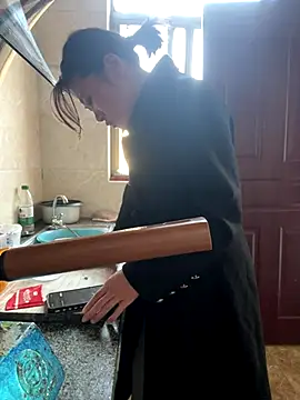 Snapshot of daaqnn chatting on 11/27/25, 11:40 daaqnn online show from 11/27/25, 11:40