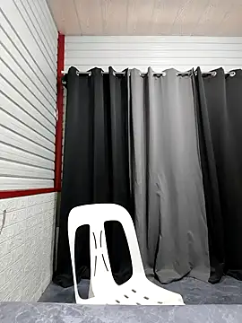 Snapshot of xwildflowerx chatting on 11/11/25, 02:33 xwildflowerx online show from 11/11/25, 02:33