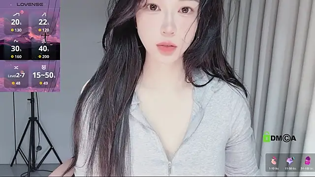 Snapshot of YunShan-33 chatting on 06/08/26, 03:29 YunShan-33 online show from 06/08/26, 03:29