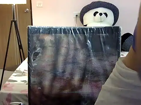 Snapshot of shakshi_89 chatting on 11/14/25, 05:17 shakshi 89 online show from 11/14/25, 05:17