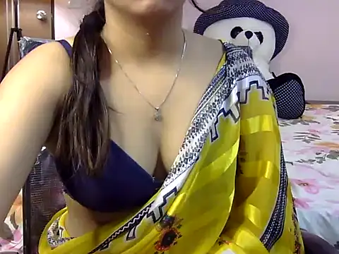 Snapshot of shakshi_89 chatting on 11/25/25, 06:35 shakshi 89 online show from 11/25/25, 06:35