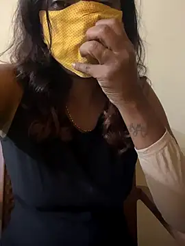 Snapshot of Queen-dhivya chatting on 11/14/25, 12:15 Queen-dhivya online show from 11/14/25, 12:15