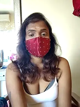 Queen-dhivya online show from 03/04/26, 07:14