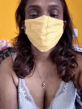 Queen-dhivya online show from 04/18/26, 05:11