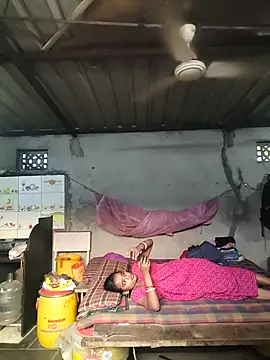 Snapshot of cuteriya5 chatting on 11/12/25, 11:54 cuteriya5 online show from 11/12/25, 11:54