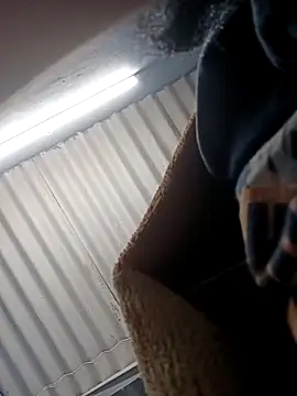 bearslove143 online show from 11/10/25, 06:01