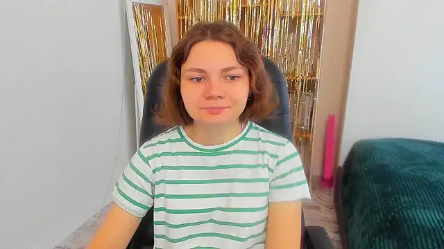 Snapshot of Stella-Maers chatting on 11/26/25, 08:26 Stella-Maers online show from 11/26/25, 08:26