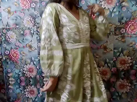 maira 33 online show from 11/07/25, 03:23