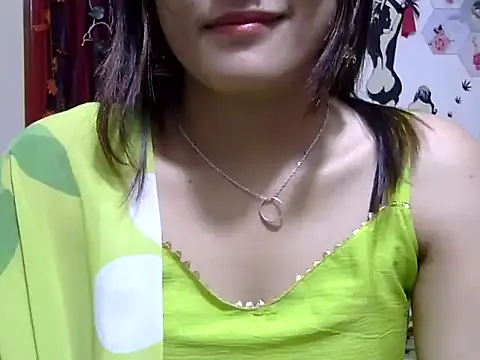 maira 33 online show from 07/18/26, 02:10