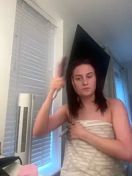 Snapshot of EmLovesxx chatting on 11/05/25, 02:39 EmLovesxx online show from 11/05/25, 02:39