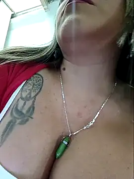 Snapshot of cataleyamyst chatting on 11/08/25, 02:50 cataleyamyst online show from 11/08/25, 02:50