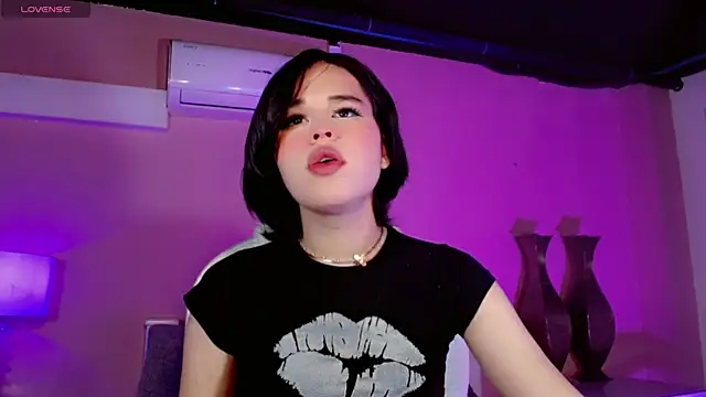 Snapshot of ClaudiaSophia chatting on 12/03/25, 11:30 ClaudiaSophia online show from 12/03/25, 11:30