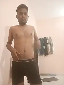 Snapshot of marathicpl25 chatting on 11/10/25, 05:01 marathicpl25 online show from 11/10/25, 05:01