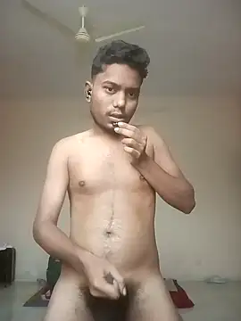 Snapshot of marathicpl25 chatting on 12/17/25, 02:17 marathicpl25 online show from 12/17/25, 02:17