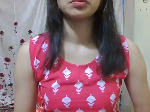 Snapshot of pragya_44 chatting on 11/14/25, 09:19 pragya 44 online show from 11/14/25, 09:19