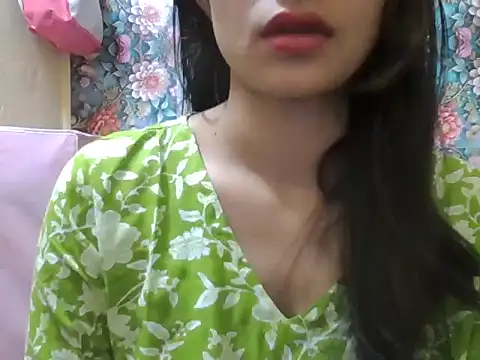 Snapshot of pragya_44 chatting on 11/19/25, 08:36 pragya 44 online show from 11/19/25, 08:36