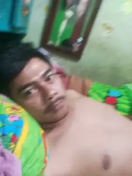 Snapshot of sandy300420 chatting on 10/31/25, 07:26 sandy300420 online show from 10/31/25, 07:26