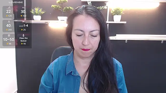 Lauryn Jones online show from 04/11/26, 07:51