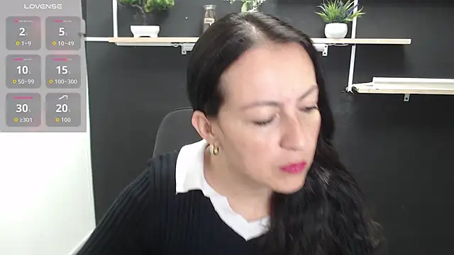 Snapshot of Lauryn_Jones chatting on 06/10/26, 05:34 Lauryn Jones online show from 06/10/26, 05:34