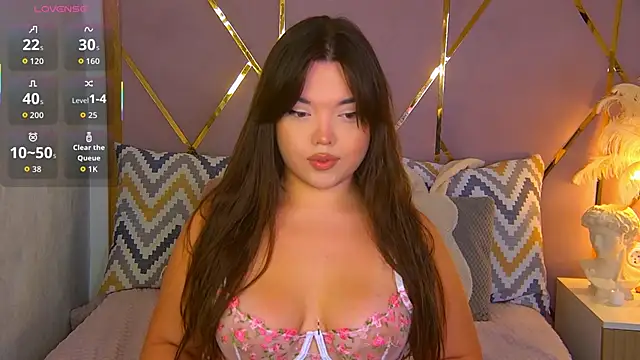 Snapshot of NaomiAster chatting on 11/14/25, 06:23 NaomiAster online show from 11/14/25, 06:23