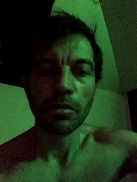 Snapshot of onlyfuncouple chatting on 10/31/25, 11:28 onlyfuncouple online show from 10/31/25, 11:28