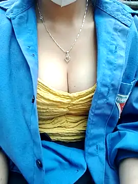 Snapshot of shy-bany123 chatting on 12/04/25, 06:23 shy-bany123 online show from 12/04/25, 06:23