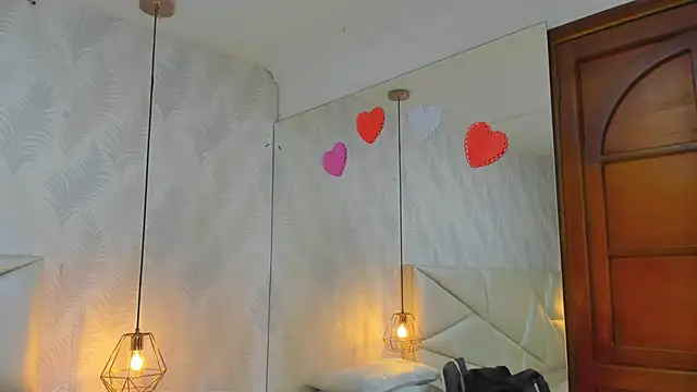 laurettedela rouse online show from 11/20/25, 10:37