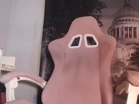 Snapshot of valkyriaxxx_ chatting on 11/08/25, 07:52 valkyriaxxx online show from 11/08/25, 07:52