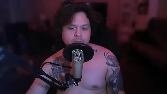 Snapshot of funwithchris chatting on 11/03/25, 08:48 funwithchris online show from 11/03/25, 08:48