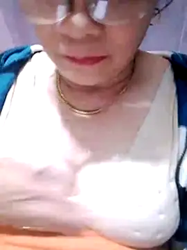 small-house123 online show from 12/16/25, 02:00