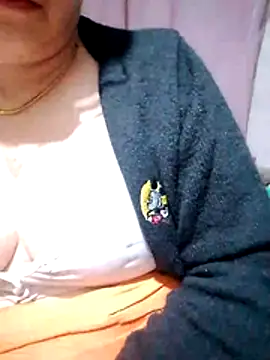 small-house123 online show from 12/19/25, 08:16