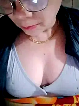 small-house123 online show from 02/03/26, 12:53