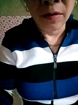 small-house123 online show from 02/14/26, 11:23