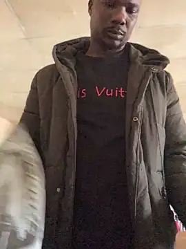 Snapshot of Ndodemnyama@xh chatting on 12/18/25, 07:36 Ndodemnyamaxh online show from 12/18/25, 07:36