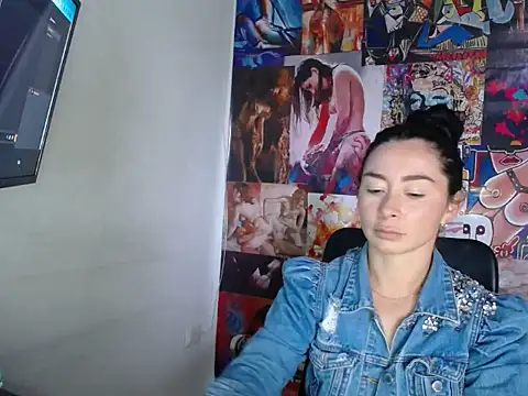 Snapshot of NathyMilf_ chatting on 11/10/25, 12:15 NathyMilf online show from 11/10/25, 12:15