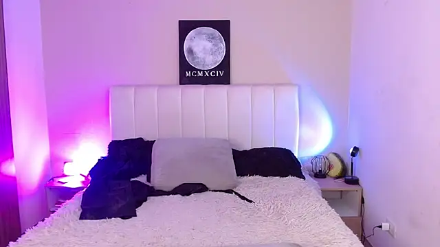 Snapshot of AlexaHart chatting on 12/04/25, 10:46 AlexaHart online show from 12/04/25, 10:46