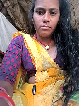 Snapshot of Hot_bhomi1 chatting on 11/11/25, 08:03 Hot bhomi1 online show from 11/11/25, 08:03