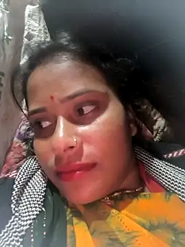 Snapshot of Hot_bhomi1 chatting on 11/18/25, 05:39 Hot bhomi1 online show from 11/18/25, 05:39