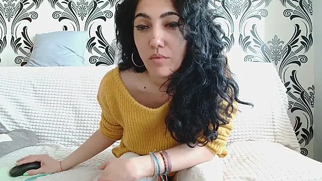 CharmingPearl online show from 04/25/26, 06:49