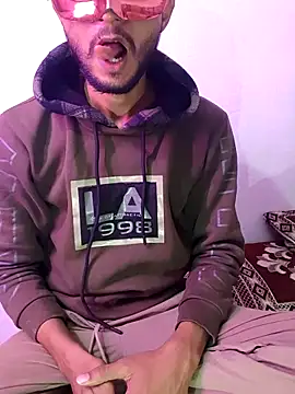 Snapshot of baby_Cpl21 chatting on 12/19/25, 11:06 baby Cpl21 online show from 12/19/25, 11:06