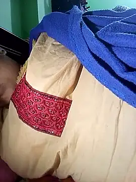 Snapshot of Tina_250 chatting on 12/15/25, 03:49 Tina 250 online show from 12/15/25, 03:49