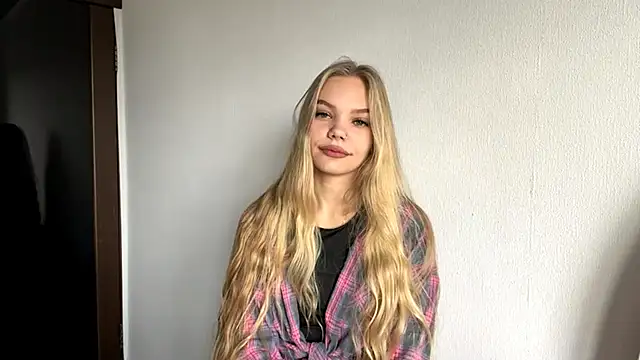 Snapshot of SweetAmelia69 chatting on 11/03/25, 06:14 SweetAmelia69 online show from 11/03/25, 06:14