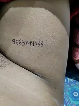 Snapshot of mahikumari878 chatting on 11/04/25, 07:57 mahikumari878 online show from 11/04/25, 07:57